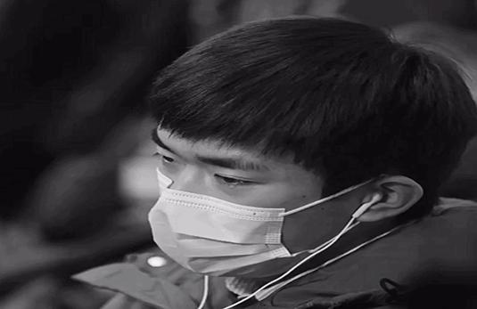 易烊千玺长津湖受伤不能跳舞了吗,易烊千玺长津湖受伤脸部特写