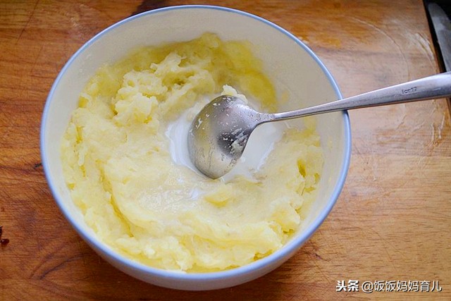 七个月宝宝怎么喂养辅食,7个月宝宝应该解锁哪些辅食