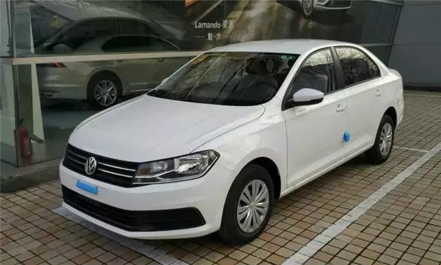 七八万买桑塔纳还是国产的好,家用车适不适合买桑塔纳