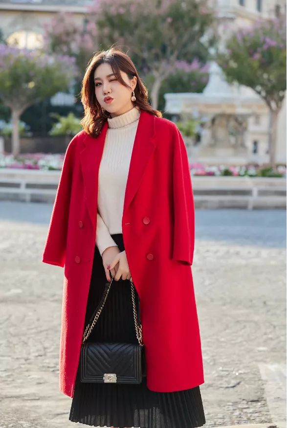 身材胖怎么穿？微胖女孩的时尚穿搭指南