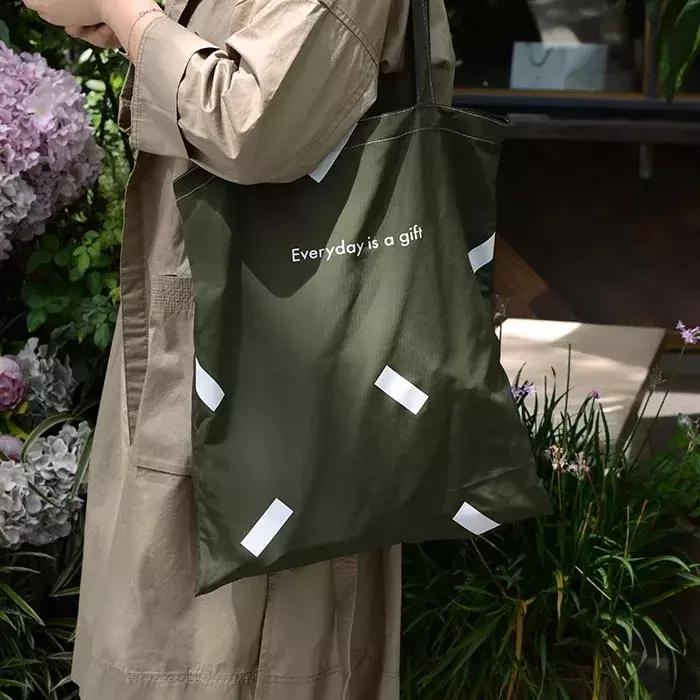 谁，夏天没有七八九十个帆布包？