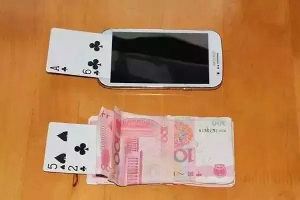 江阴有人赌桌出了“赌神”原来他戴了特制隐形眼镜