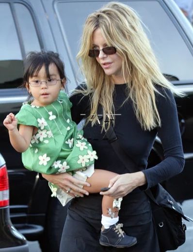 杰夫贝佐斯领养的女儿,亚马逊创始人杰夫贝佐斯私人豪宅