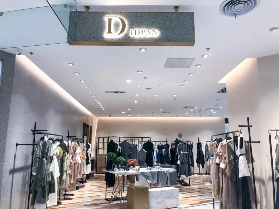 化妆品8折、拆盲盒送iphone、服饰5折，商场年中庆我选这家