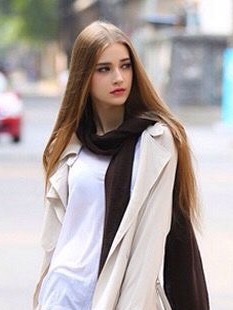 你可以没有爱情但不可以没有面包,可以没有爱情不能没有口红和香水