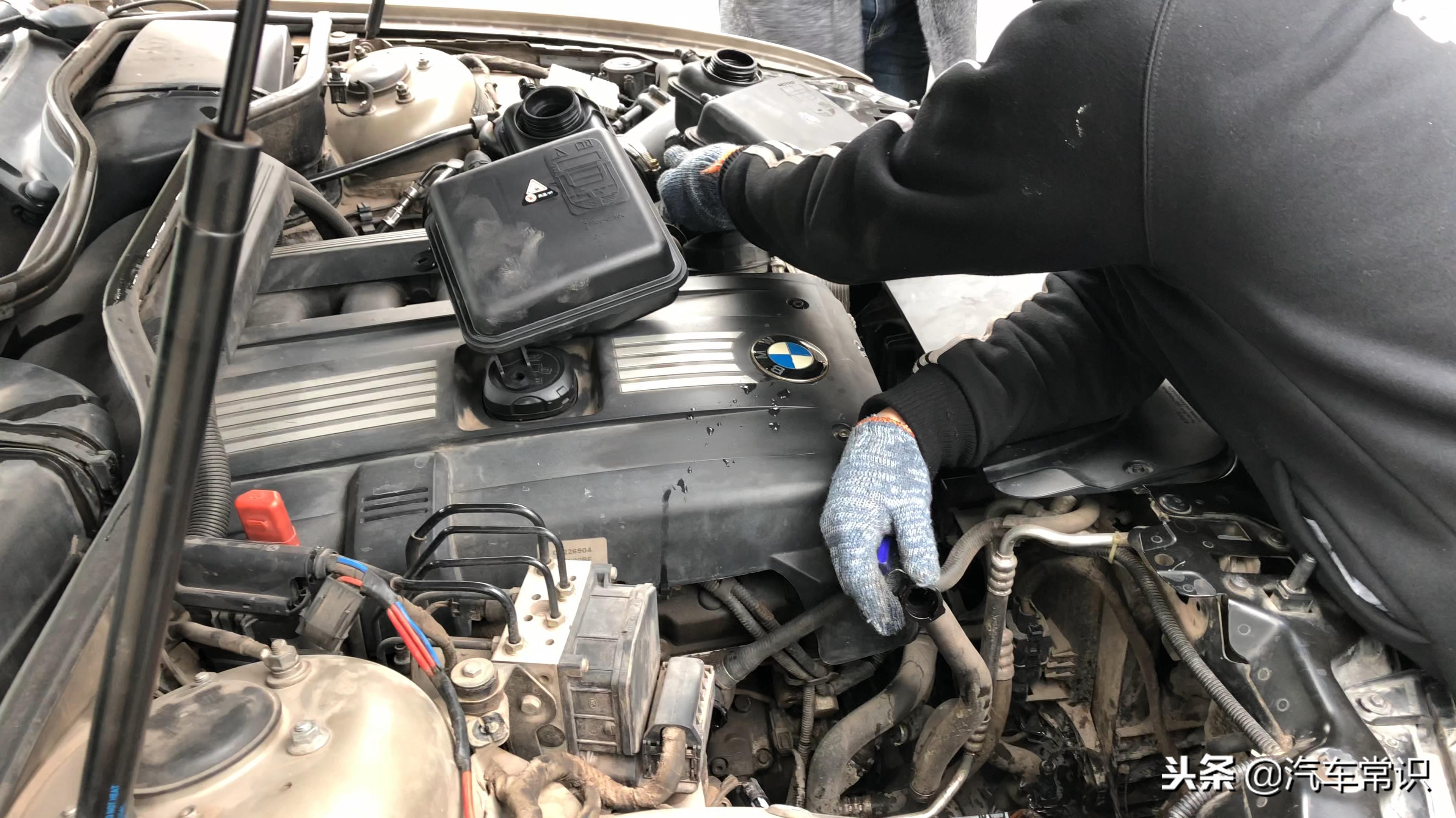 宝马7系730水壶冒气,宝马7系小水壶漏水是什么原因