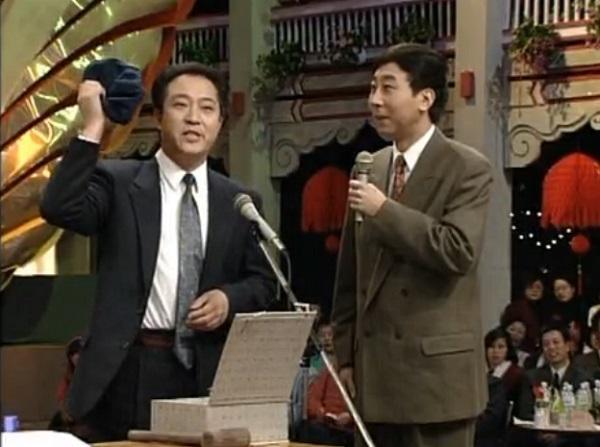 “晚景凄凉”的牛群：给冯巩磕头，58岁和妻子离婚，64岁跳水晕厥