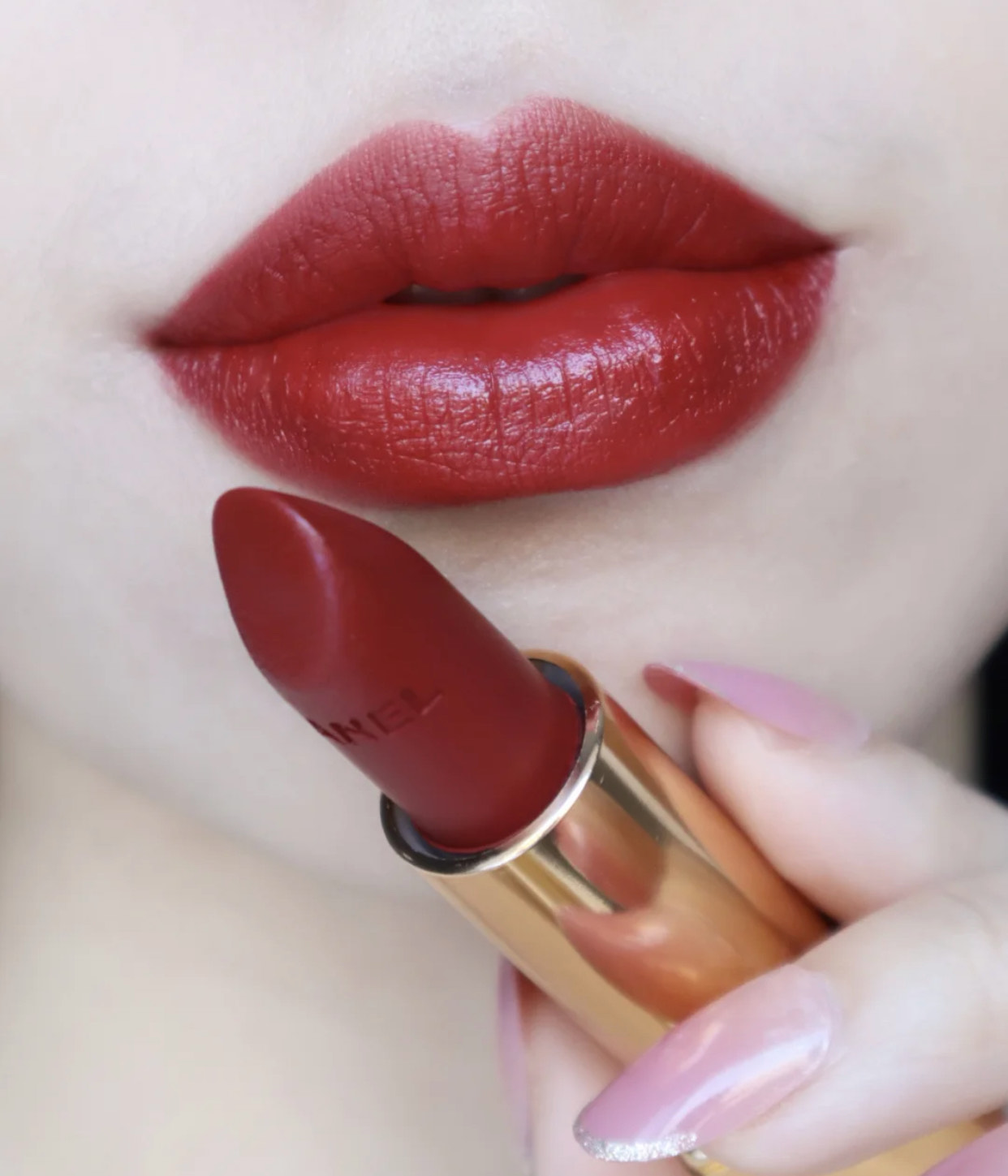 香奈儿口红277狮子赤焰红棕,2021香奈儿口红277