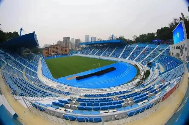 中超16强主场场馆,球迷观看中超比赛