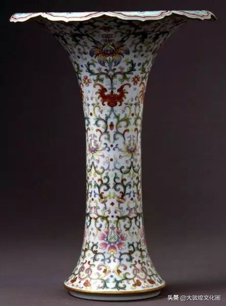 瓷之美高清图片大全,康熙和乾隆粉彩瓷盘哪个好