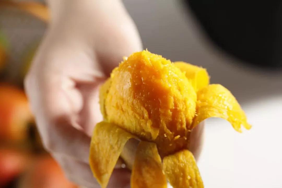 香甜多汁又软糯芒果1斤只要3块多,贵妃芒芒果直播卖货9.9元5斤