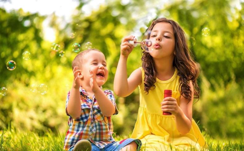 夏天中暑怎么办能不能泡热水澡,婴儿夏天吃点什么有效预防中暑