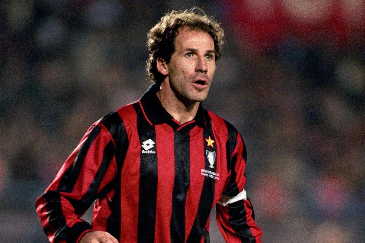 前锋的噩梦盘点足坛十大传奇后卫,每个时代的足球传奇巨星