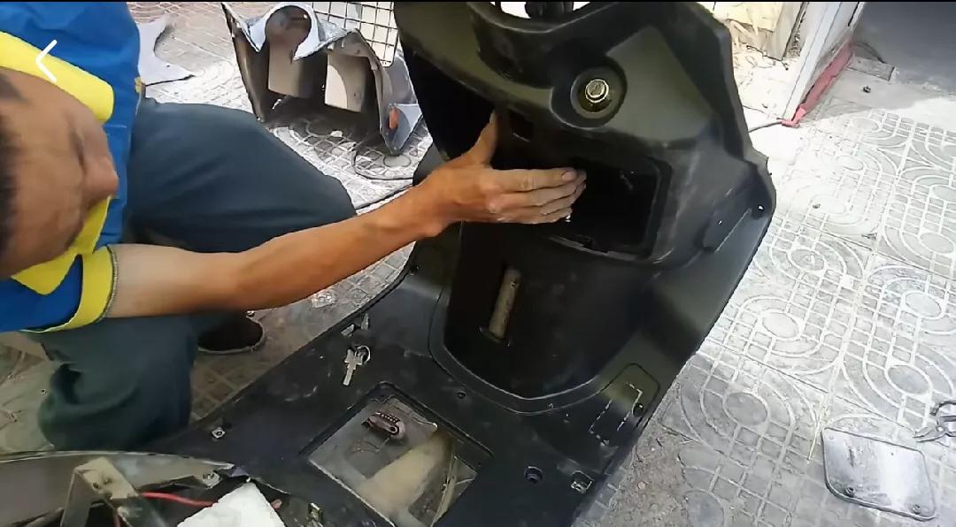 电动车塑料壳坏了用什么粘最好,电动车塑料壳有划痕怎么修复