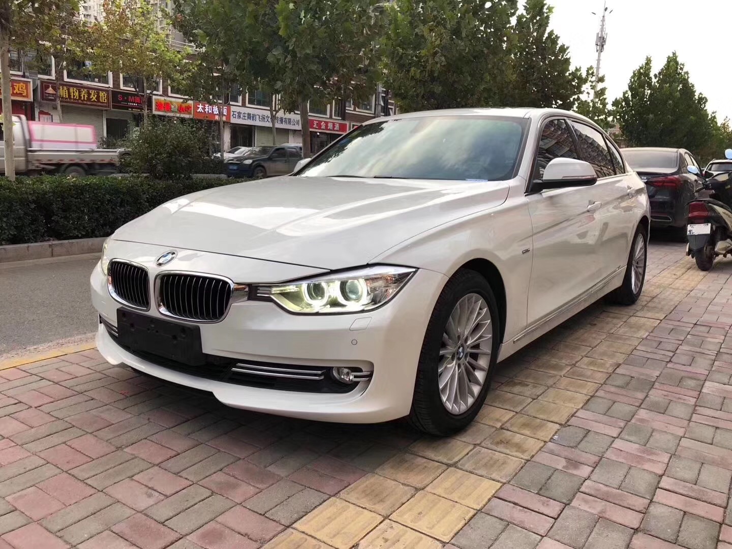 2014款宝马320li二手车大概多少钱,17年宝马320li二手车多少钱