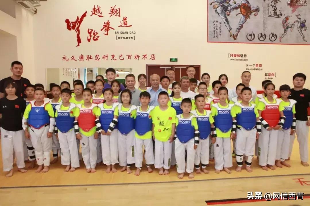 体操王子李宁走进天津西青——西青区全民健身运动会倒计时100天暨天津西青李宁运动中心开园活动举行