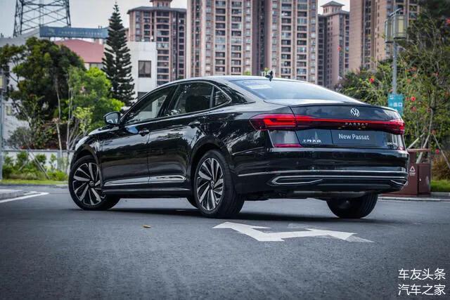 十二月份买帕萨特的感受,21万买个蒙迪欧值得吗