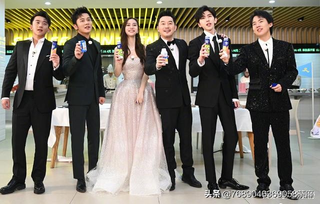 奔跑吧郑恺结婚一周年第几集,郑恺苗苗官宣奔跑吧兄弟送上祝福