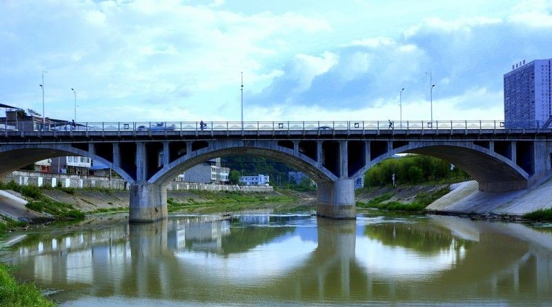 湖北利川：十里桥城入画来