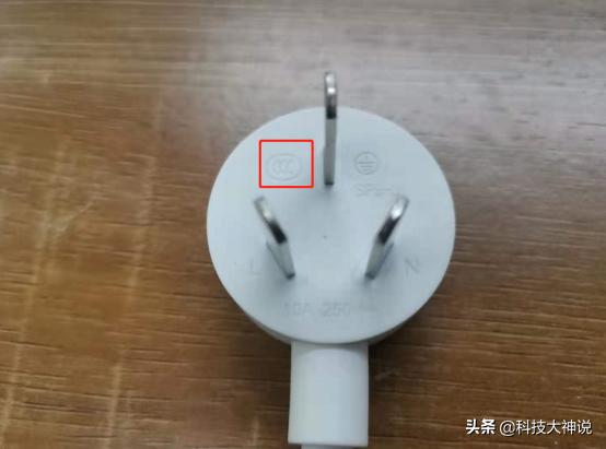 飞利浦彩云智能wifi排插,飞利浦黑色usb排插评测