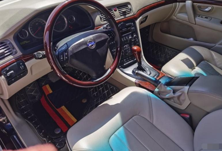 2004年沃尔沃s802.9,04年沃尔沃s80顶配当年多少钱