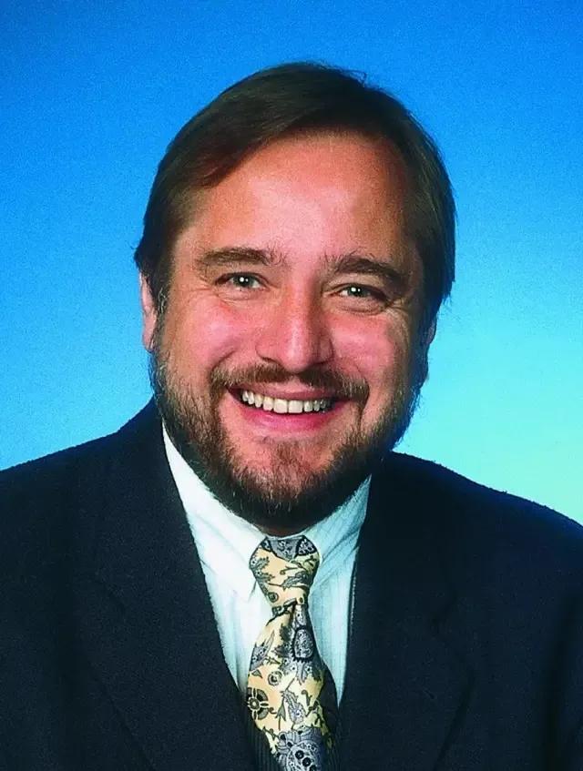 1681年德国造的古钢琴视频介绍,德国施坦威钢琴制造过程