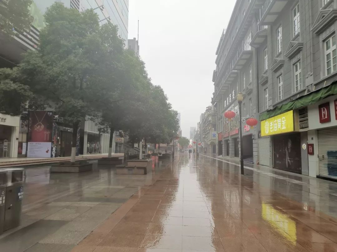 从没见过这样的江汉路和大智路，一个武汉人真实的春节生活