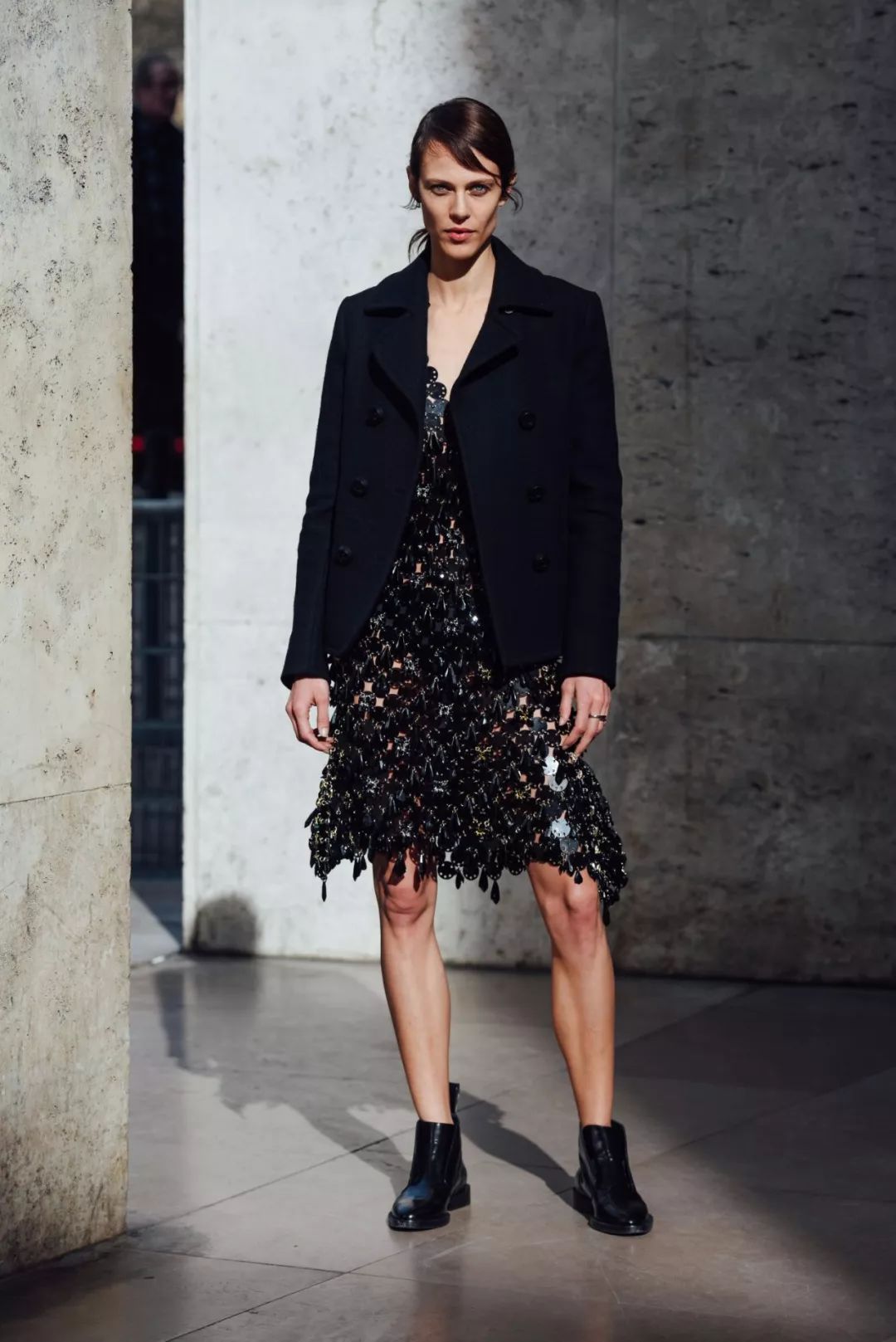 秋冬的裙子这样穿才好看,秋冬怎么穿裙子好看又不冷