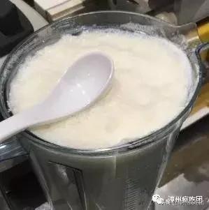 这对夫妻在古城开了一家小店!回头客特别多!好多创意港式甜品!