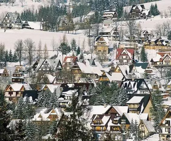 网友评出全球最值得去的50个地方,cnn评世界十大绝美旅行地