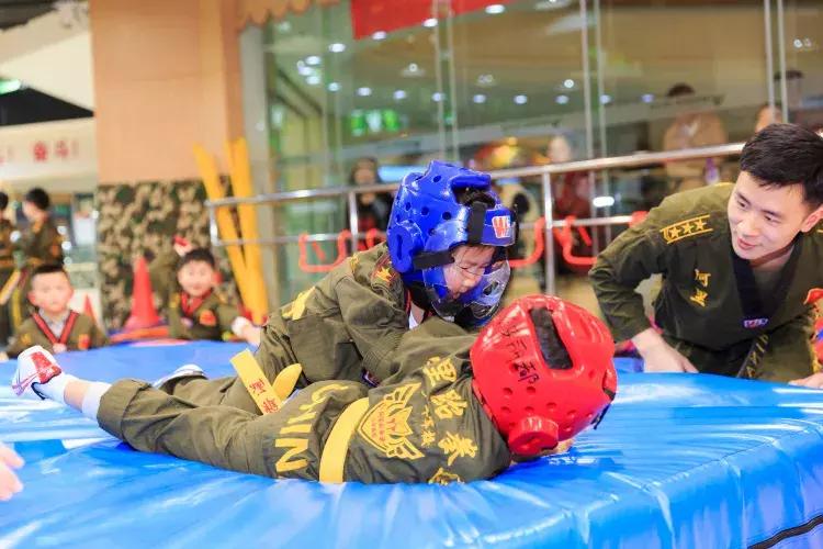 孩子练跆拳道有什么危害吗,小孩子学跆拳道的好处和坏处