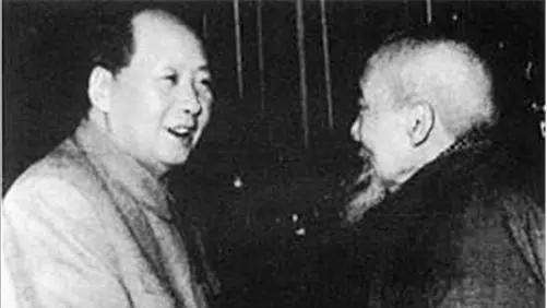 1929年敌人要挖毛主席祖坟，堂兄舍命保护，建国后主席如何报答？