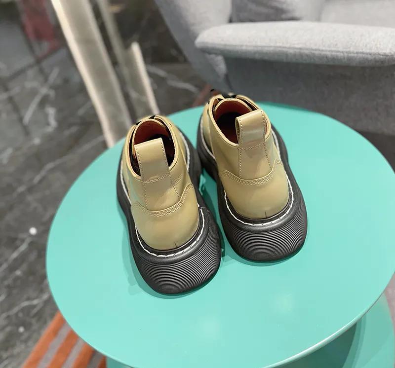 简约时髦短靴,不止是一双鞋子