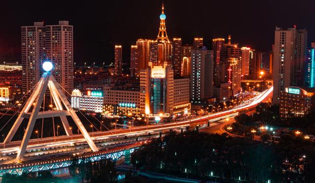 西宁这座城市繁华吗,西宁是怎样一座城