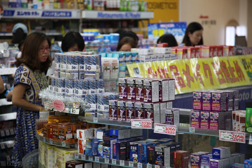 化妆品本土和国际版,化妆品本土版跟免税店区别