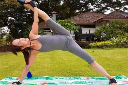 40岁零基础瑜伽瘦腰腹,女性瑜伽紧致身材柔术