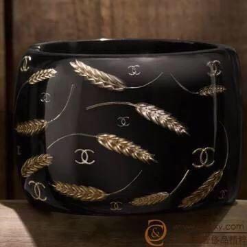 2019年最时尚系围巾方法,2022年最流行的奢侈品围巾