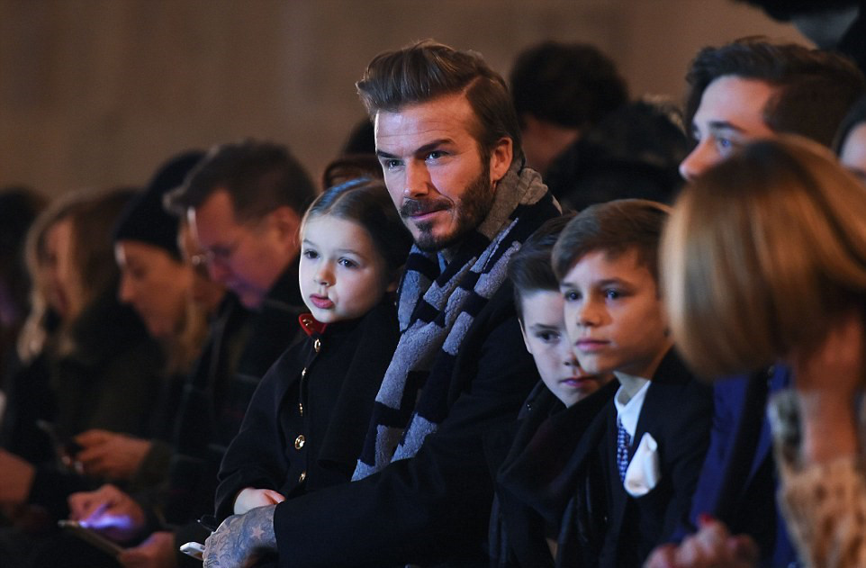 victoriabeckham出街,victoriabeckham谢幕