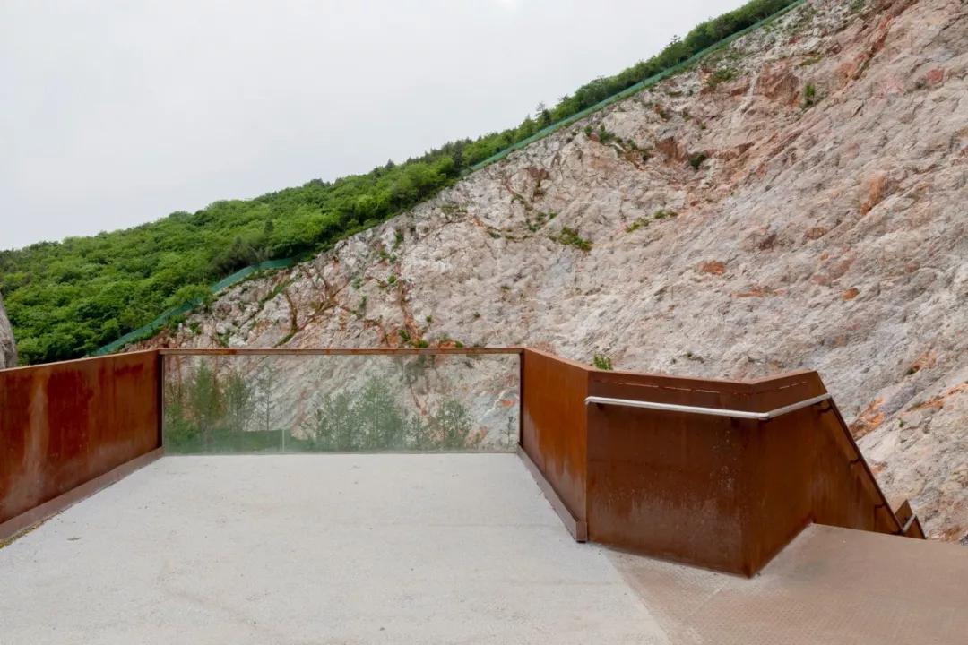 矿坑改造最美公园,矿坑改造湿地公园视频