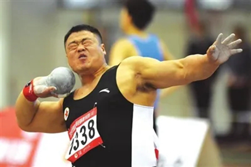 冯杰铅球比赛,冯杰铅球健将