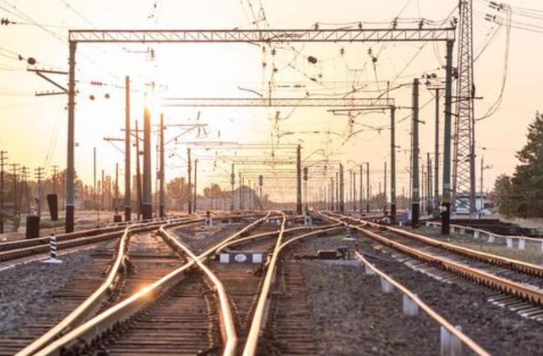 西方为什么修高铁那么困难,外媒惊叹中国修铁路