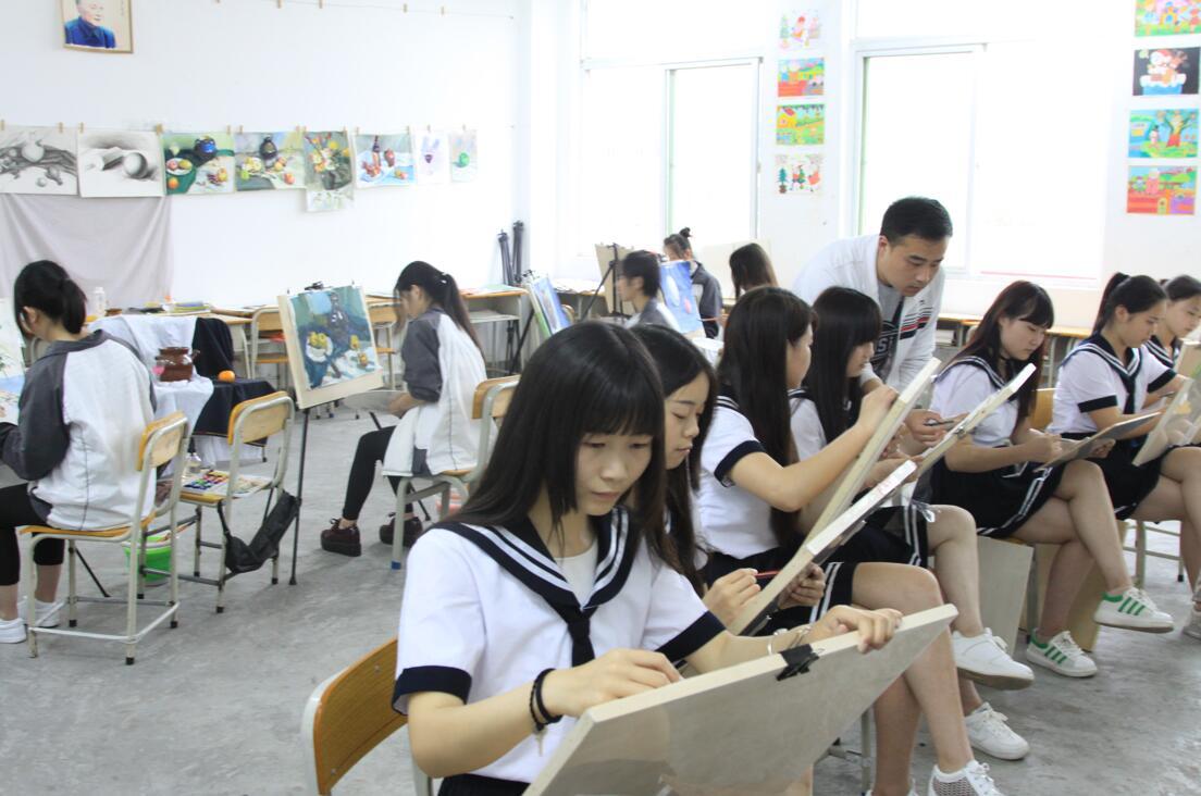 读学前教育专业能当中学老师吗,学前教育专业能当幼儿园教师吗