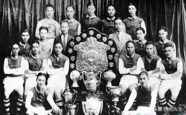 霍金年轻时照片有多帅,霍金21岁时的照片