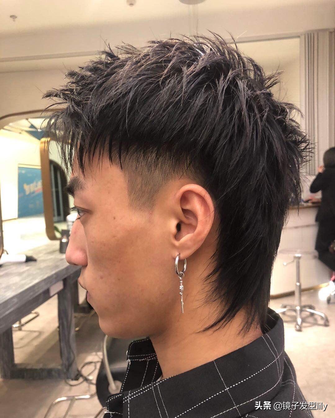 2021年最流行的发型发根蓬松造型,今年最流行的男士发型最简单款