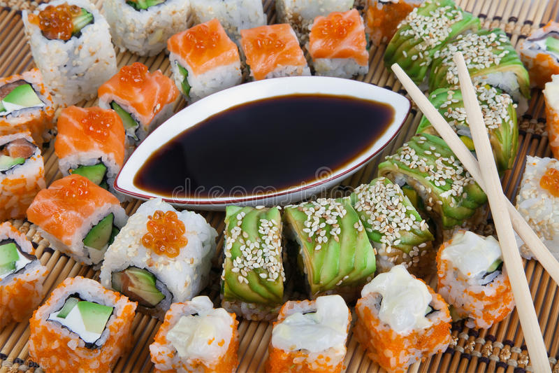 开寿司店的真实收入,寿司店一年赚几十万