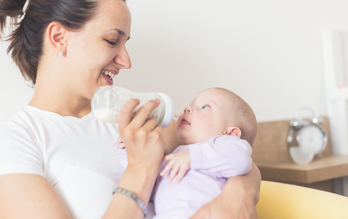 宝宝厌奶期要怎么解决,宝宝厌奶期有什么办法解决