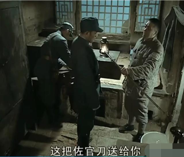 楚云飞送给李云龙手枪是什么型号,楚云飞给李云龙的勃朗宁手枪