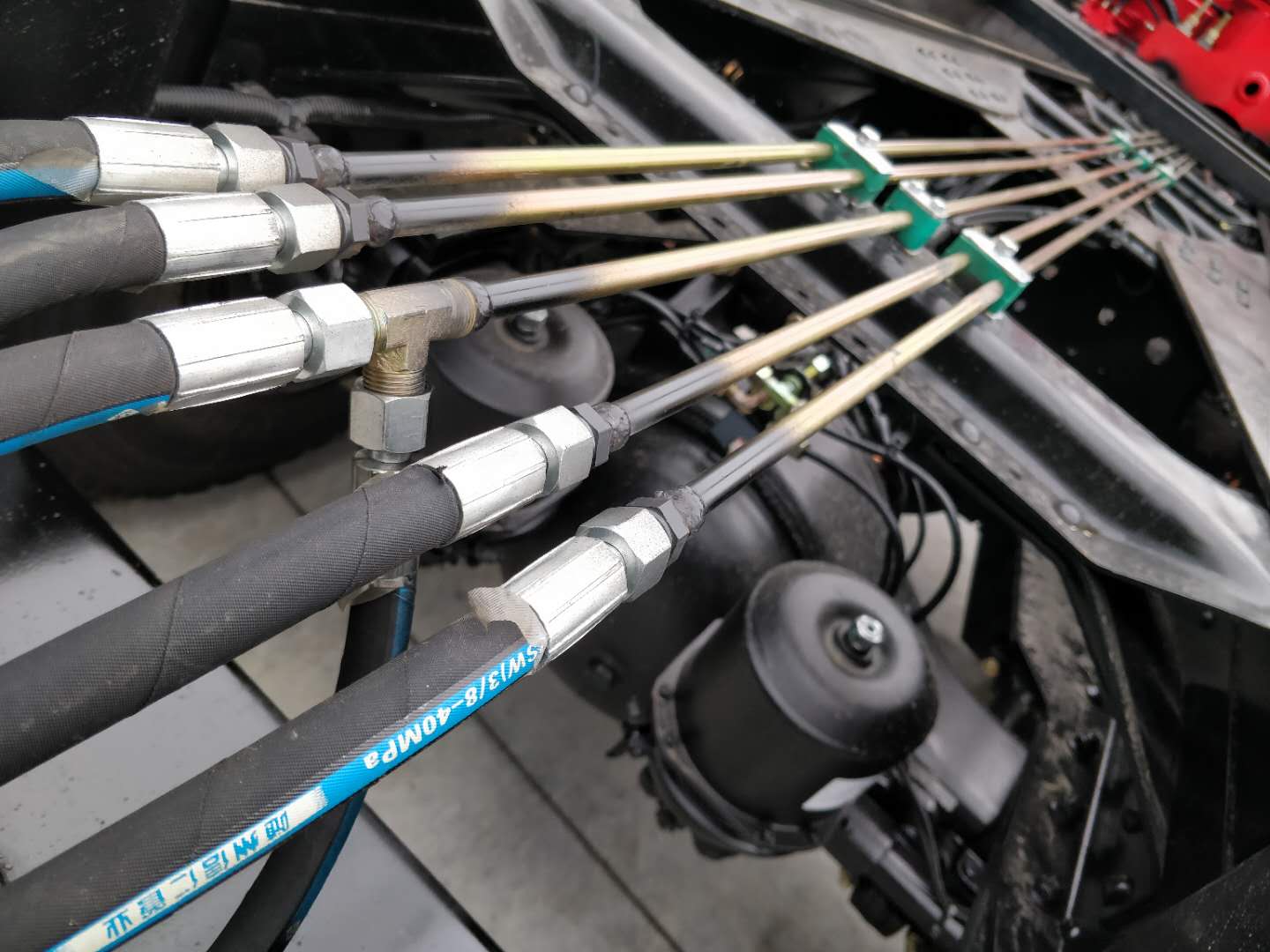 随车吊与吊车哪个好找活,随车吊一年车卖掉亏多少钱