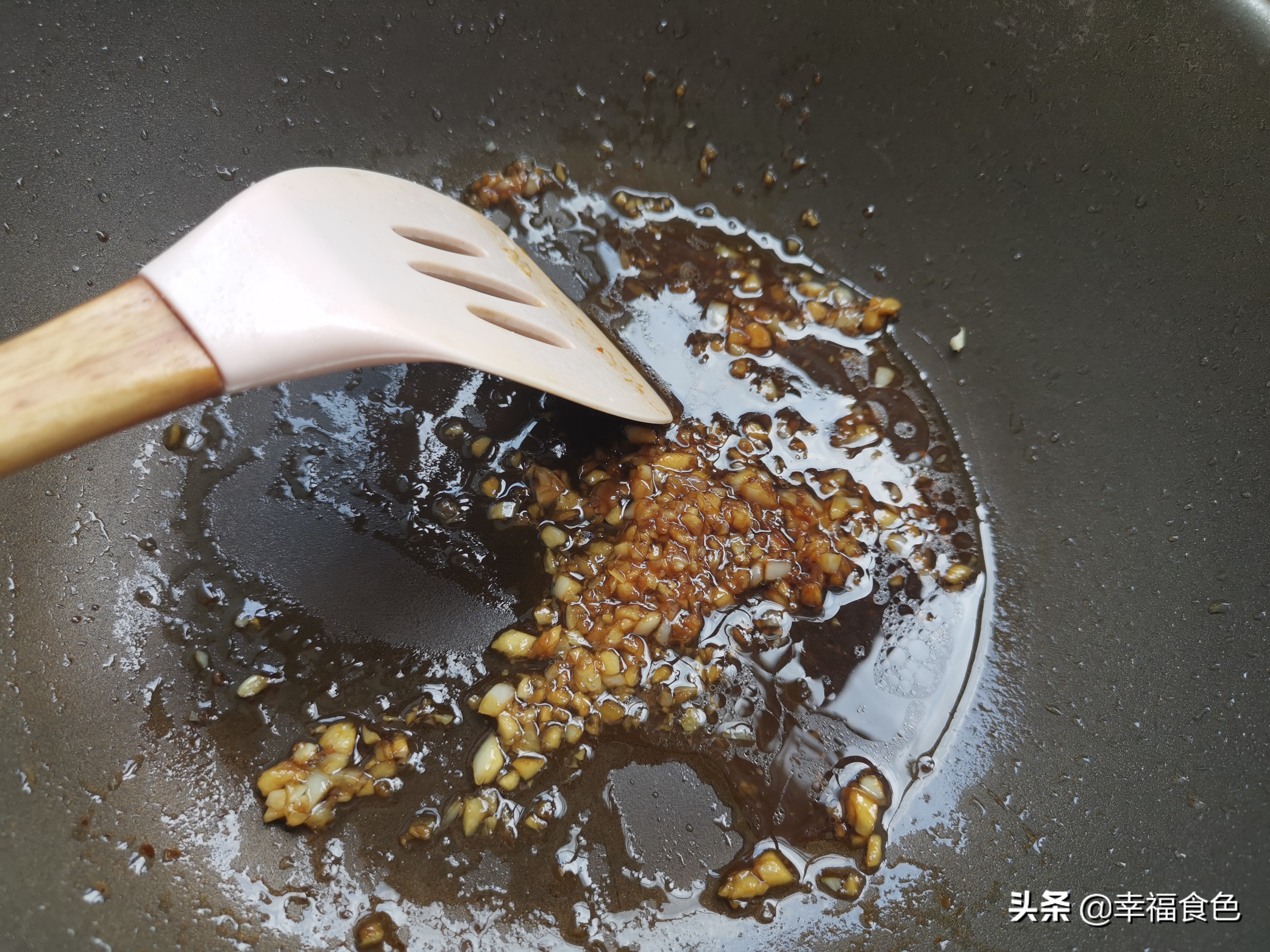 鸡翅包饭味道不错,鸡翅包饭外酥里嫩超好吃