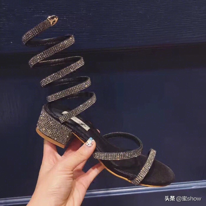 思加图罗马水钻凉鞋,罗马凉鞋显脚小质感高级